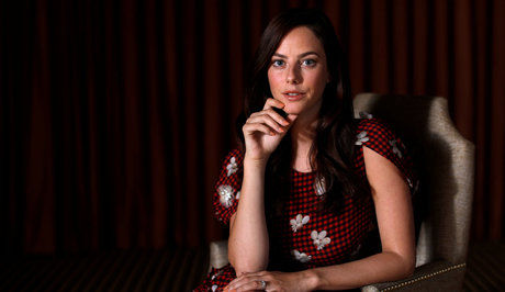 Kaya Scodelario étoile chaude des photos