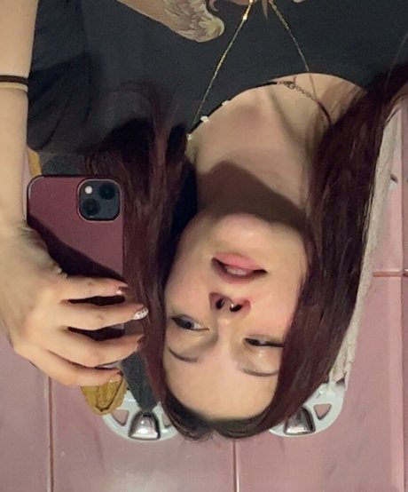 Meghinka star du porno adulte photos