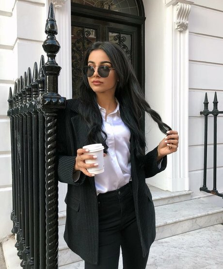 Banita Sandhu star du porno érotique images