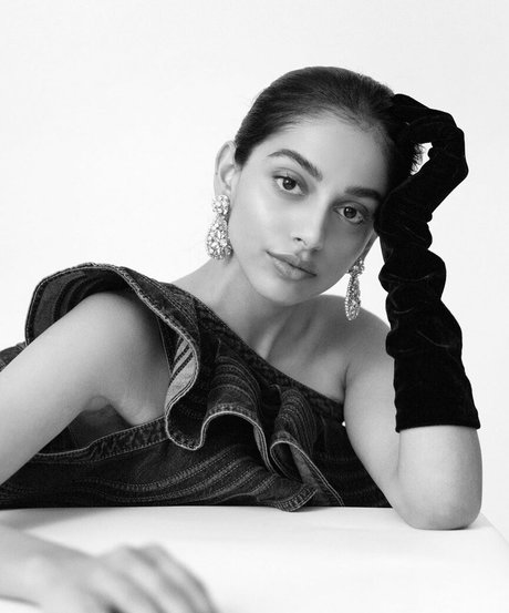 Banita Sandhu modèle hd des photos