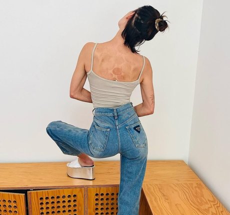 Tallulah Willis star du porno gratuite image