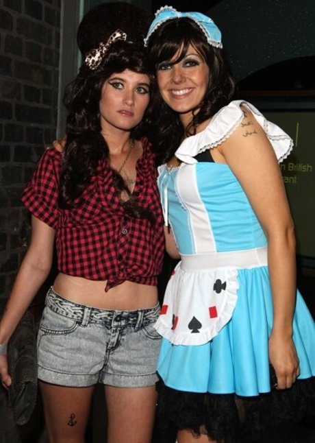 Charley Webb haut étoile images