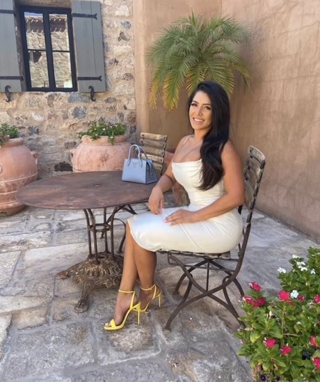 Nikki Waka actrice érotique photos