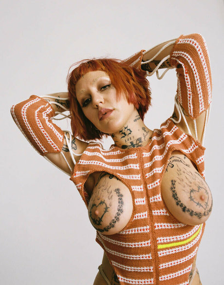 Brooke Candy modèle nu photo