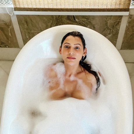 Karrishma Kar modèle magnifique archive