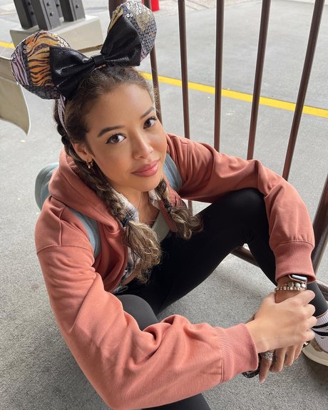 Lauren Montgomery star du porno en haute qualité des photos