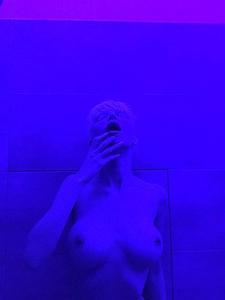 Alisa Liss star du porno en haute qualité images