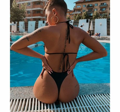 r ra13 modèles nus photo