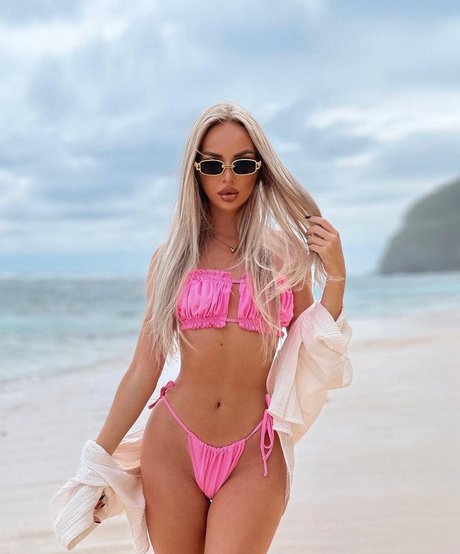 Yana fire star érotique des photos