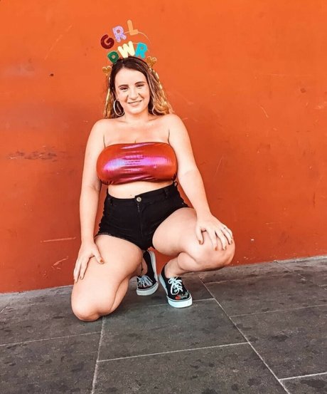 Clarinha Levy modèle chaud image