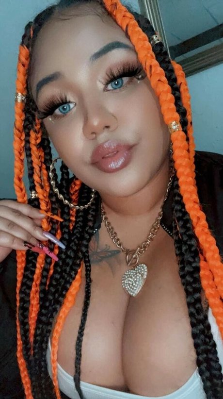 Cinnamon Bunnz sexe de star du porno img