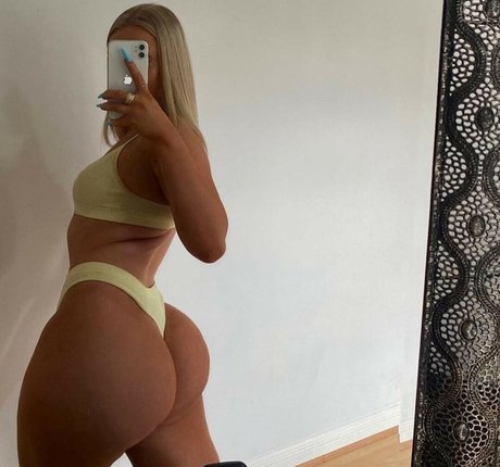 Lucycombe haut modèle photos