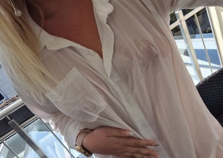 blondigirlll modèle magnifique photos