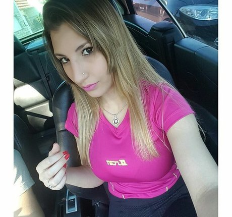 Milena Asquini star du porno en haute qualité photo