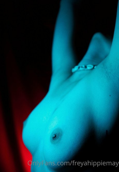 freyahippiemay jolie actrice images