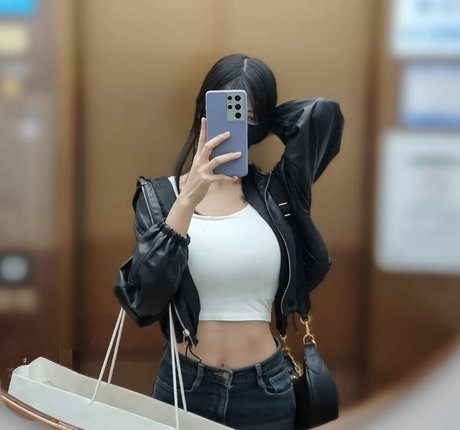 biya1024 actrice érotique galerie