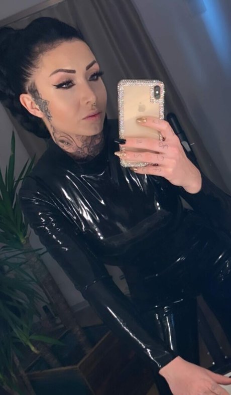 Inkedfleur belle star du porno des photos