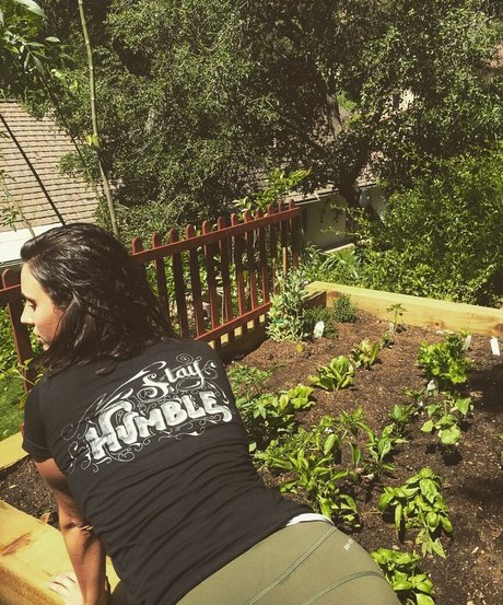 Alysha Grace Marko nus étoiles des photos