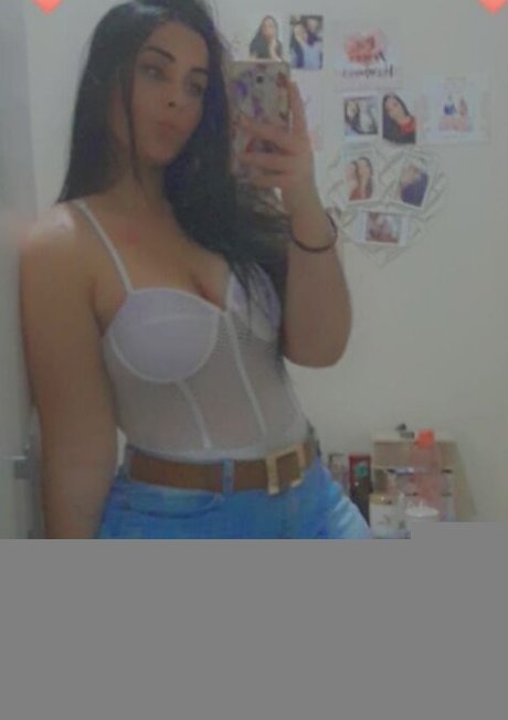 Algo Da Jeeysa Mendes modèle adulte des photos