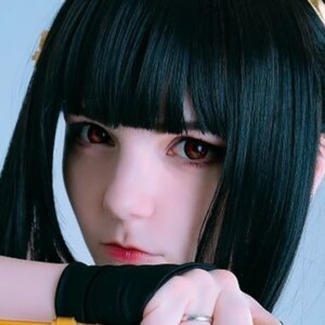 Atamasha modèle nu des photos