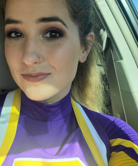 Lizzie All Day actrice libre photos