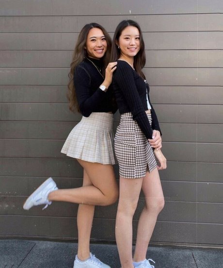 fans de nains à gros seins uniquement sexe image