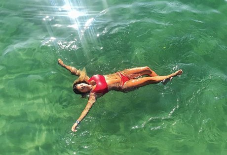 Meredithblake nus étoiles archive