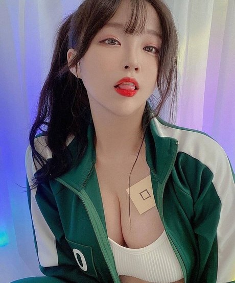 Aay2014 modèle porno img