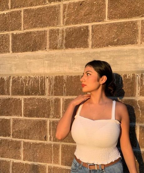 Paola Bustamante nus star du porno collection