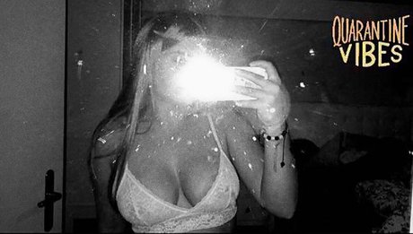 Aline Zwahlen actrice chaude image