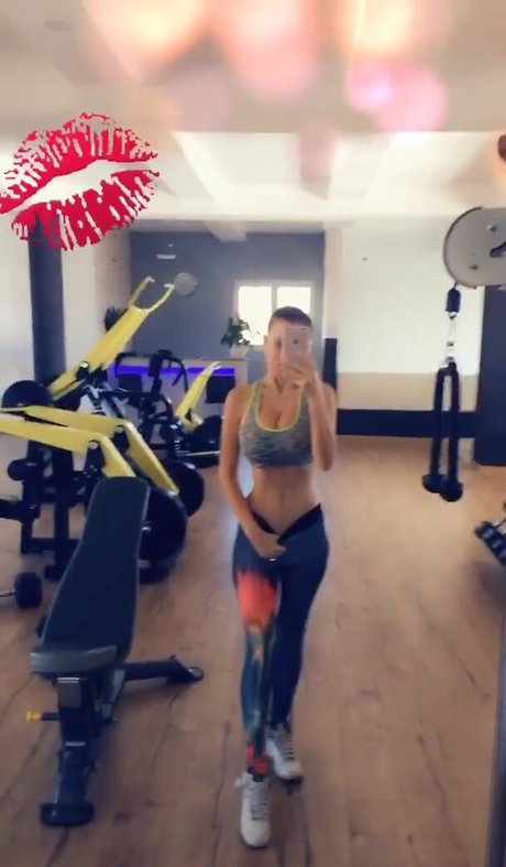 Elena Dostic art étoile galerie