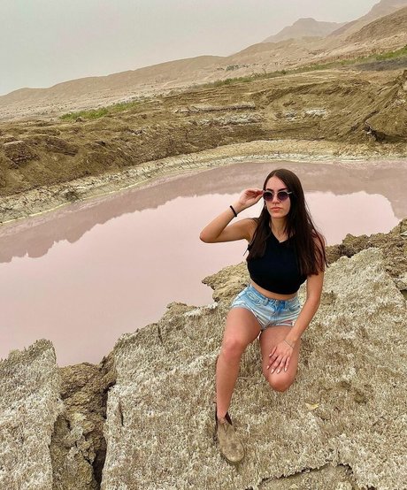 Sara Avni haut étoile des photos