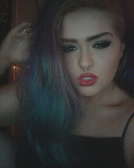 Megan Carys Gomer modèle exclusif images