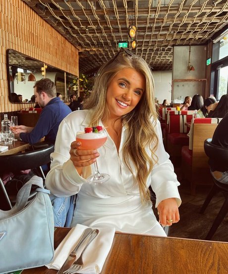 milf échangiste uniquementfans nu sexy des photos