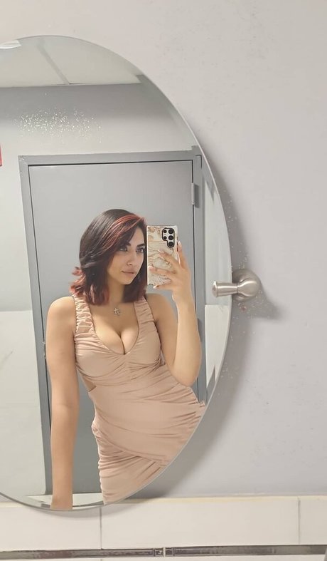 Katzillaax3 star érotique photos