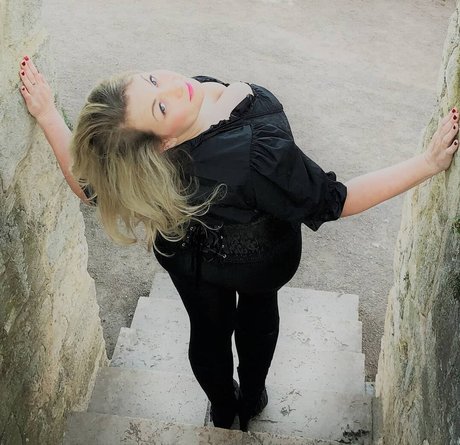 pati rose_ étoile gratuite archive