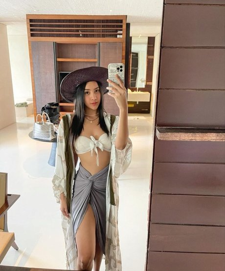 Anya Geraldine star du porno gratuit des photos