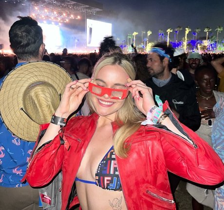 Holly Ramsay sexe star photos