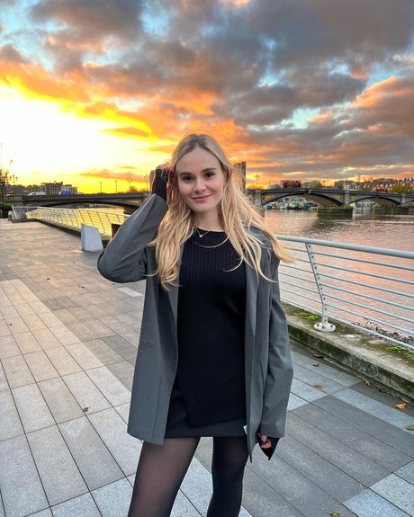 Holly Ramsay star du porno belle galerie