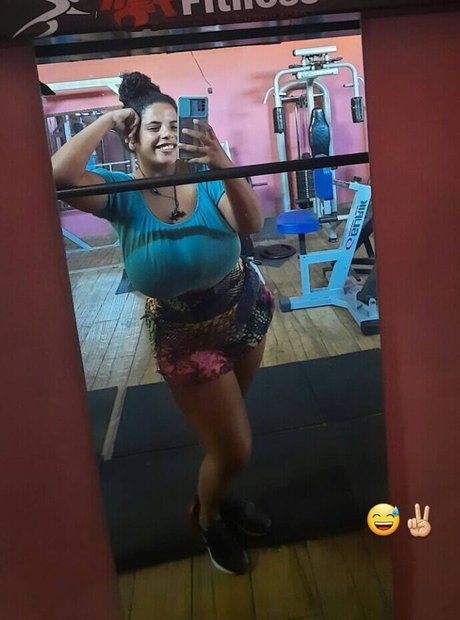 Mayla Coimbra modèle pornographique archive