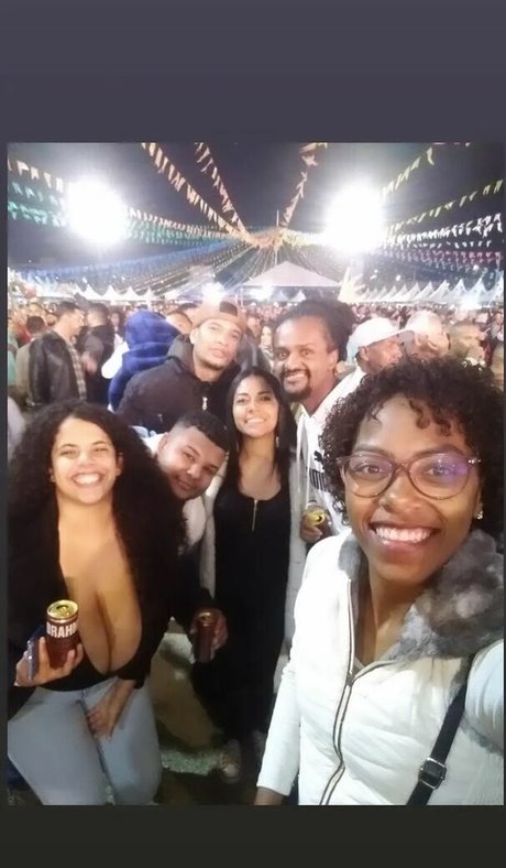 Mayla Coimbra modèle gratuit galeries