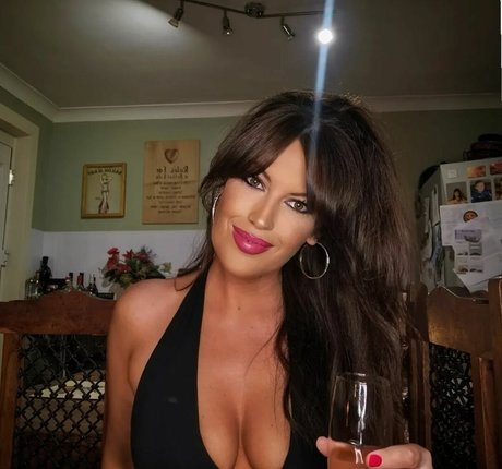 Vicki Walker modèle xxx archive