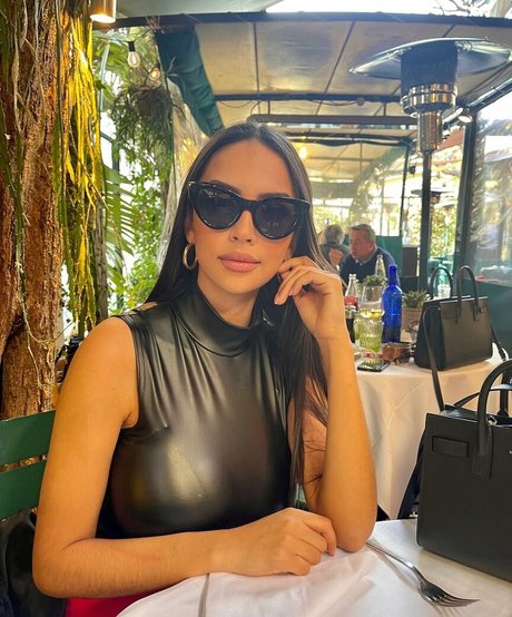 Chirine Sabaiti actrice chaude collection