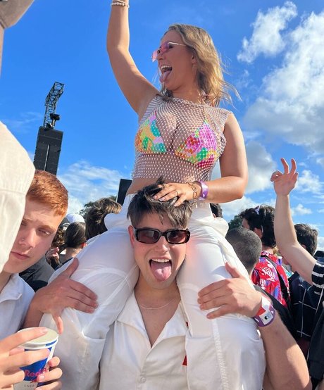 Alex Andrews modèle de haute qualité galerie