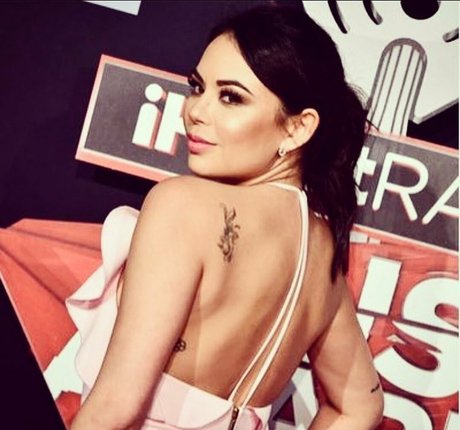 Janel Parrish actrice hd galerie