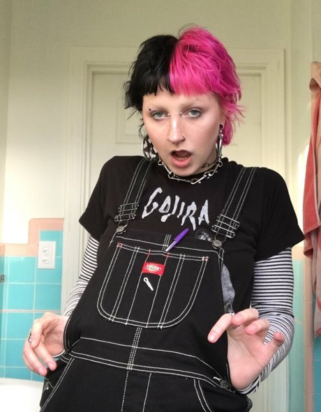 gothbimboxxx mannequin img