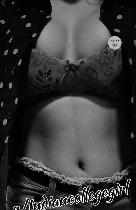 Indiancollegegirl star pornographique photos