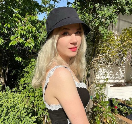 Teddy Mecheto actrice de sexe archive