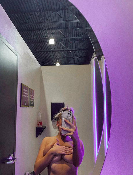 Rochelllle star du porno en haute qualité img