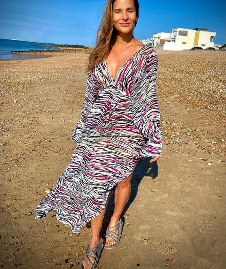 Amanda Byram art modèle des photos